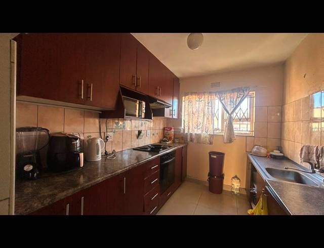 3 BEDROOM APARTMENT FOR SALE IN BRACKENHAM